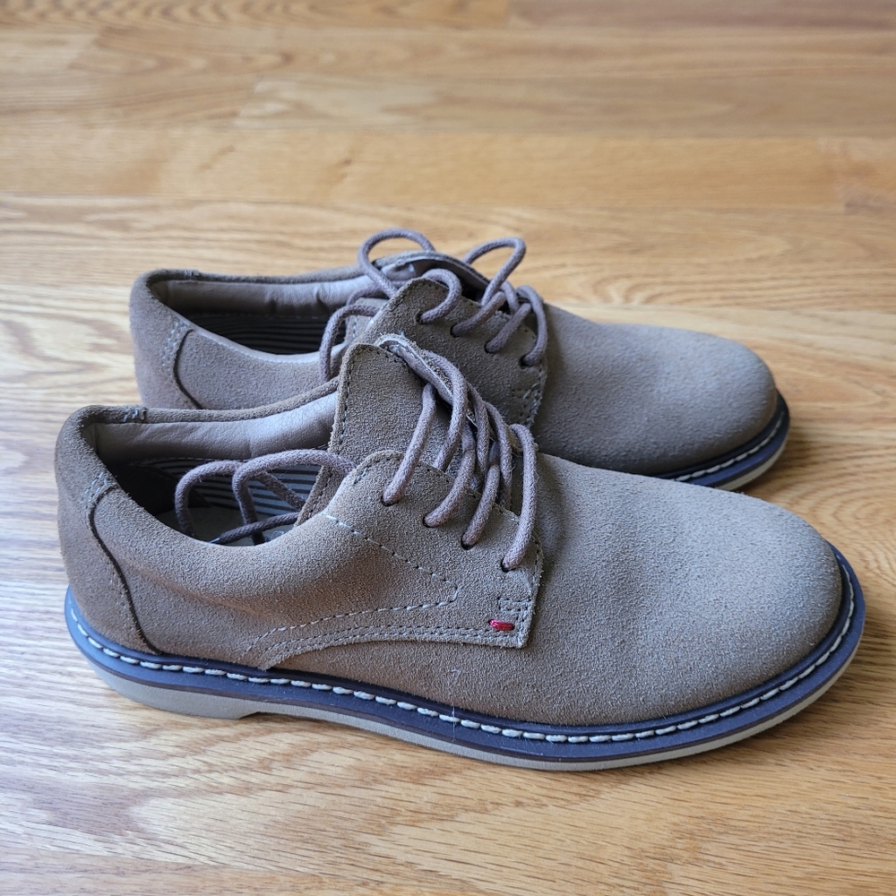 Boy's shoes